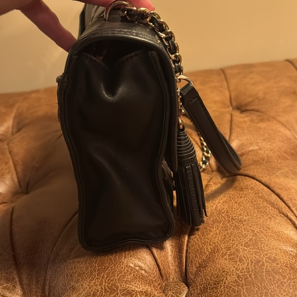 Tory Burch Fleming Quilted Convertible Shoulder Bag - Picture 4 of 15